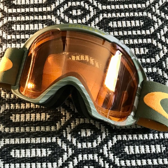 Oakley Other - Oakley snow goggles